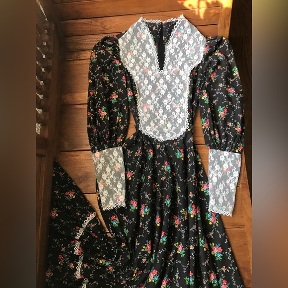 Handmade 1970’s Vintage Black Calico Maxi Dress - Picture 6 of 15